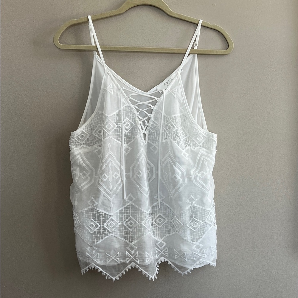 ASTR the Label Embroidered white tank camisole size large
